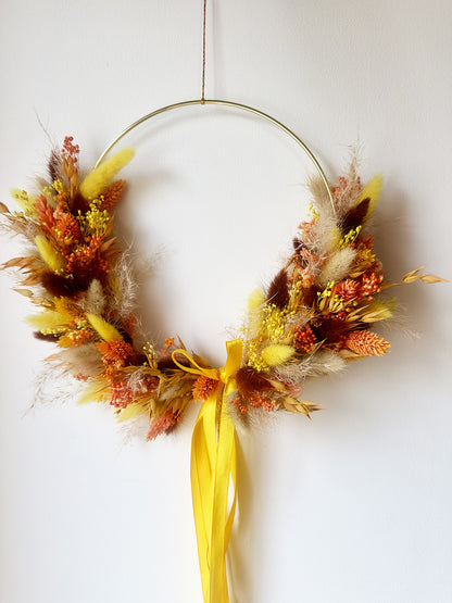 Couronne de fleurs séchées, Soleil d'Été, décoration florale artisanale, couronne murale bohème, fleurs stabilisées jaunes et oranges, fleurs stabilisées